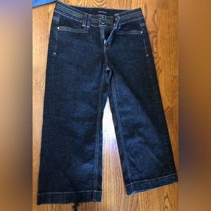 WHITE HOUSE BLACK MARKET Dark Blue Jean Capris  Size 0